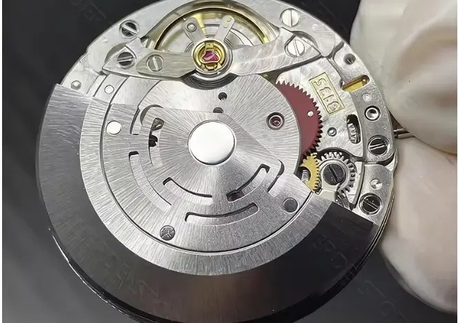 Dandong 3135 movement.jpg